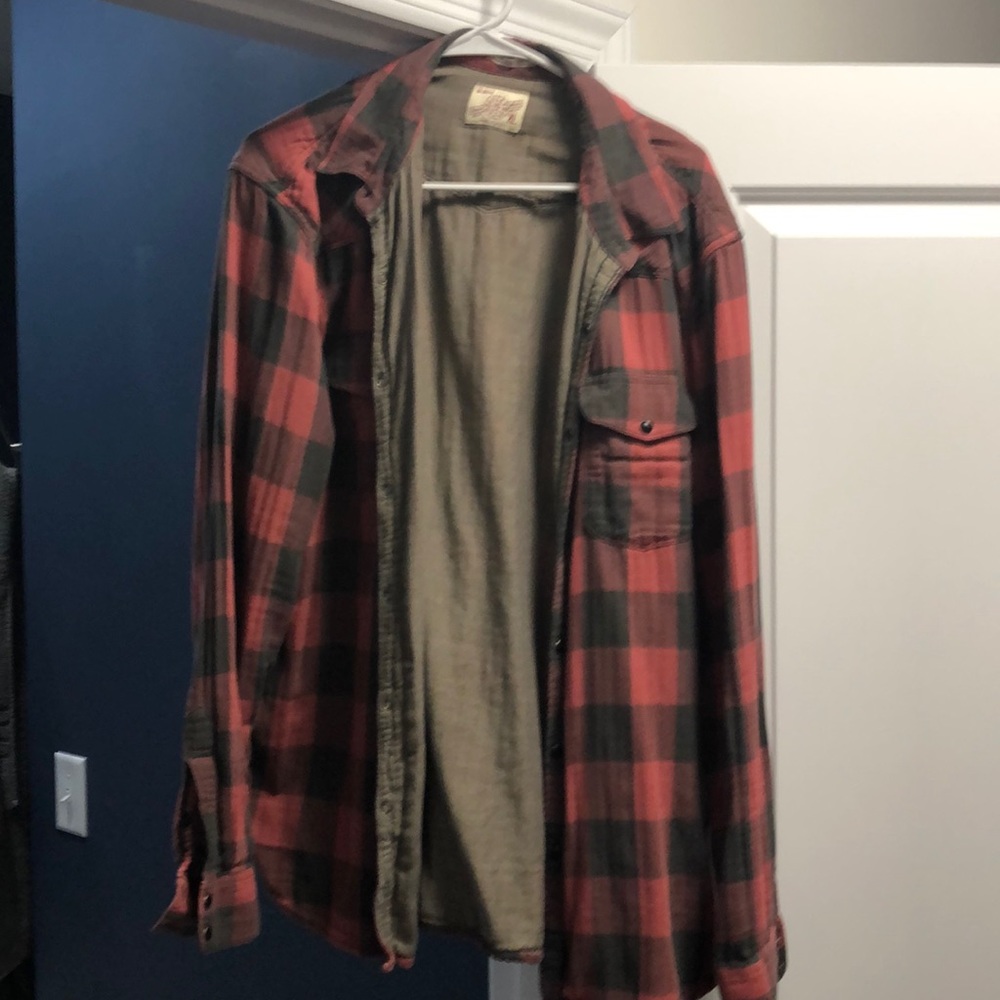 Men’s Lucky Brand button-up. Red and Black. XL